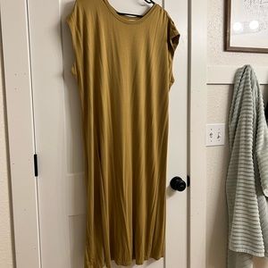 Carly Jean Los Angeles MIDI Dress